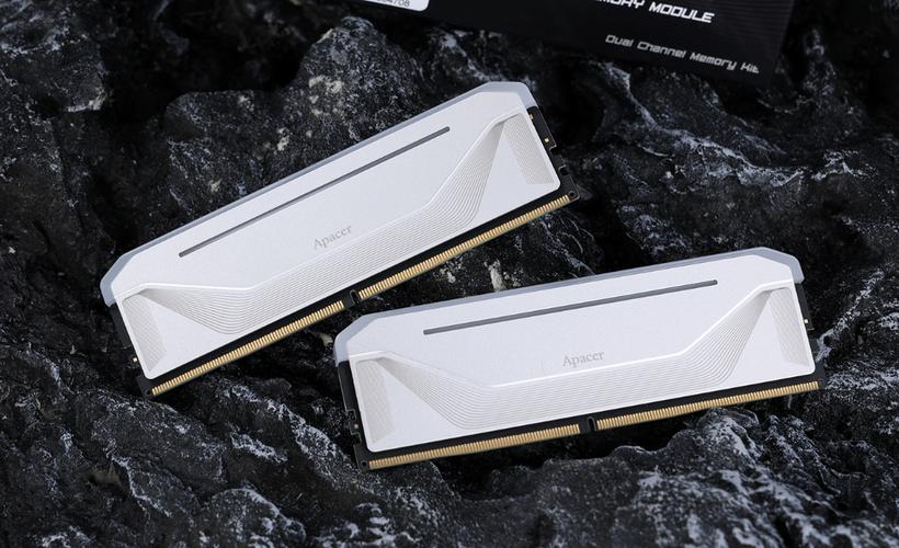 小白也能轻松超频8400MT/s 宇瞻暗黑女神NOX RGB DDR5内存实测